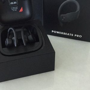 POWERBEATS PRO Wireless earphones NEW
